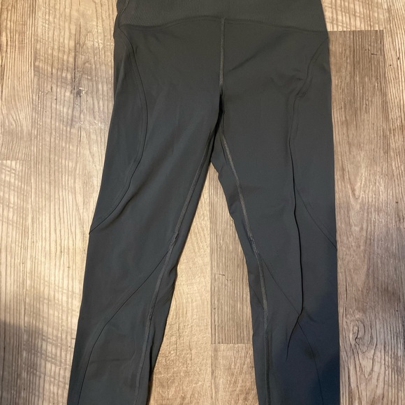 Lululemon cropped tights - Picture 2 of 5